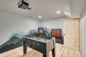 Mattis Mountain Retreat with Hot Tub and cinema - Image 5