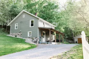 Lovely Private Home w/ Cozy Farmhouse Charm - Image 2