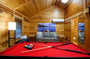 Pondfront Treehouse, Centrally Located, Hot Tub - Image 5