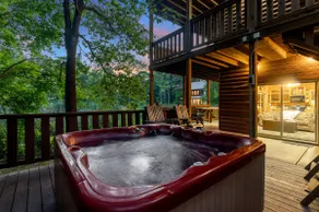 Pondfront Treehouse, Centrally Located, Hot Tub - Image 3