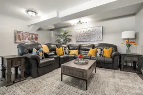 Charming~2Bed~Central~Near Downtown & Parks - Image 2