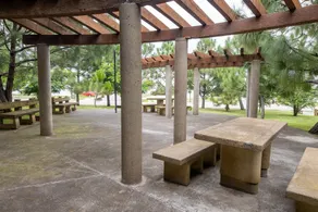 3 bedrooms x 3 bathrooms, for 9+ - Image 2