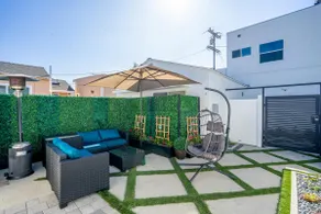 Sofi/LAX/Beach 3BR Home Sleeps 10 for Group Stay - Image 5