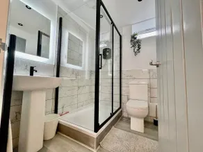 New Morden apartment flat 6 - Image 3