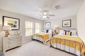 Luxury Brownstone Getaway - Image 4