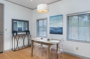 Spacious Condo steps from The Square - Image 3