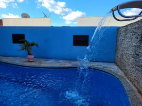 Spacious house with pool - Image 2