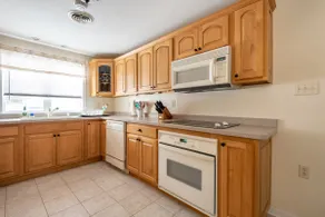 Delavan Lake Cottage • Near Private Beach • Pets - Image 4
