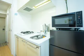 An apartment 5 minutes on foot from Kagoshima Chuo Station.You can't get wet from the rain in the arcade.Convenient for shopping and eating... - Image 3