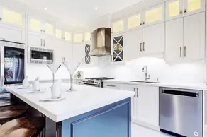 Modern 4 beds ~GTA~ Mississauga House - Image 3