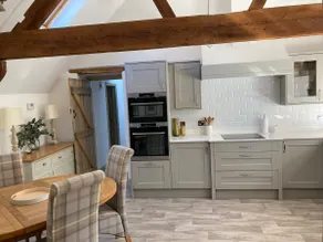 Characterful Cottage in Idyllic Spot - Image 4