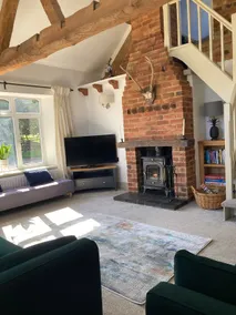 Characterful Cottage in Idyllic Spot - Image 3