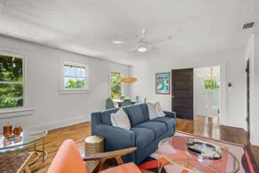 Julia Place - Image 3