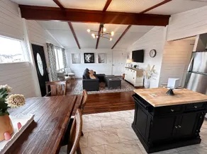 8th Street Haven - 3 bedroom House in DT Hamilton - Image 5