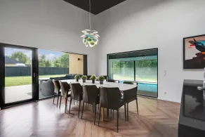 Pool house with spa close to the beach - Image 3