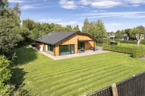 Pool house with spa close to the beach - Image 5