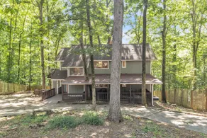 Vintage 4BR Retreat with Game Room & Fire Pit - Image 3