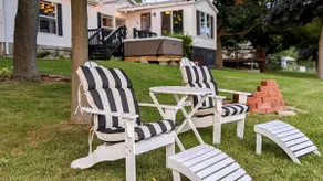 Lake house with swimming and kayaks - Image 3
