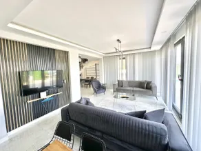 Luxury 4+1 Villa with Lake View and Heated Pool - Image 4