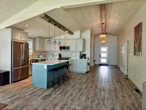 Boho Luxury Lakefront Cottage - Image 4