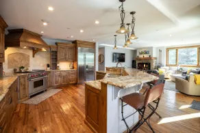 Lakeside Luxury! Pool & Hot Tub, A/C, Epic Views! - Image 5