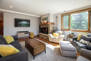 Lakeside Luxury! Pool & Hot Tub, A/C, Epic Views! - Image 3