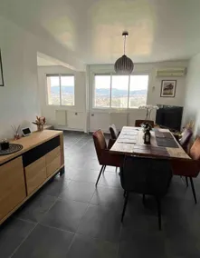 Apartment with panoramic view - Image 4