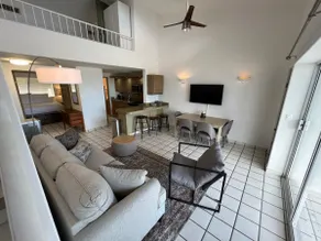 Upscale 2-bedroom Condo in La Jolla - Image 2