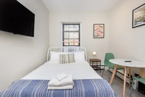 Compact Back Bay Studio - Image 2