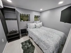 Luxury 2 BR Apt | Philly • Airport • Free Parking - Image 2