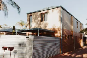 Town House Treasure | Clean & Cool - Image 2