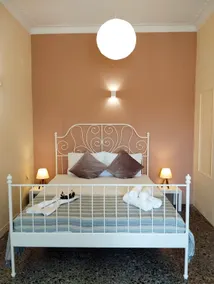 Vicky's central apartment - Image 1