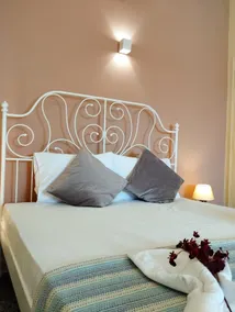 Vicky's central apartment - Image 2