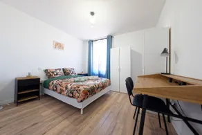 Le Pyrénid – 3 people – desk & Wi-Fi - Image 3