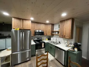 Cozy Creek Side Cottage - Image 2