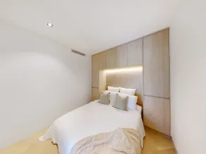 Modern luxury in central New Farm - Image 5