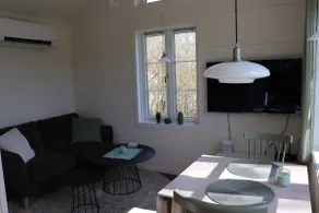 Guest house in a natural environment on Drottningholm - Image 3