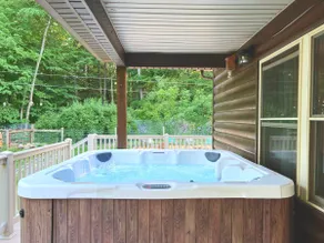 Wasson Woods Retreat w/ Fire Pit & HOT TUB - Image 2