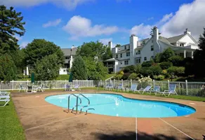 2bd/2bth Retro Condo Near Toll Lift - Image 5
