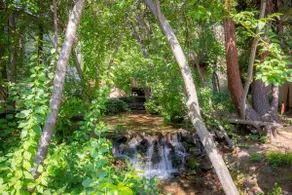 Bradley Creek Cottage ~ Dunsmuir - Image 3