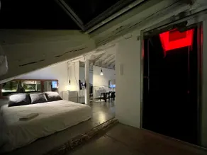 Romantic independent suite with views. - Image 5