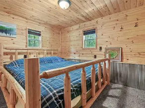 Sand Lake Cabin- Pets, BBQ, Firepit, Starlink WiFi - Image 3