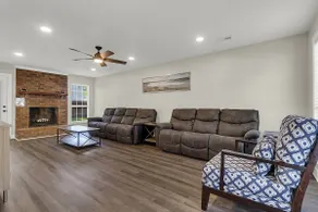 Newly Renovated Charleston Colonial Sleeps 10 - Image 5
