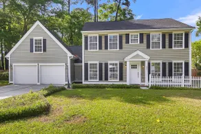 Newly Renovated Charleston Colonial Sleeps 10 - Image 2