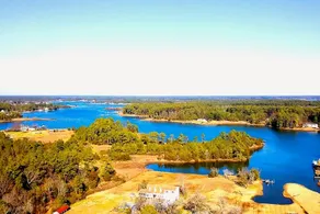 The Blue Heron-Spacious Waterfront house w/ kayaks - Image 2