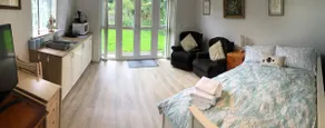 The Annex - Modern Studio Flat - Image 3