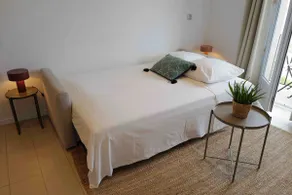 Sea view studio with balcony, close to Monaco - Image 5