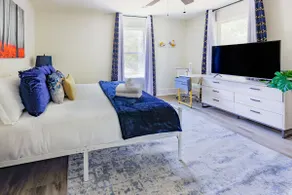 Manchaca Ranch 25 min to DT, Pool & Spa, Sleeps 10 - Image 2