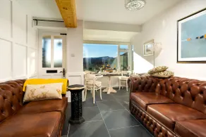 SMITHY COTTAGE, romantic, with a garden in Ambleside - Image 2
