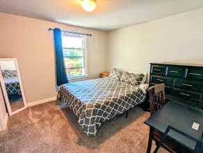 Central Spot, 4 beds, Stocked Kitchen - Image 3